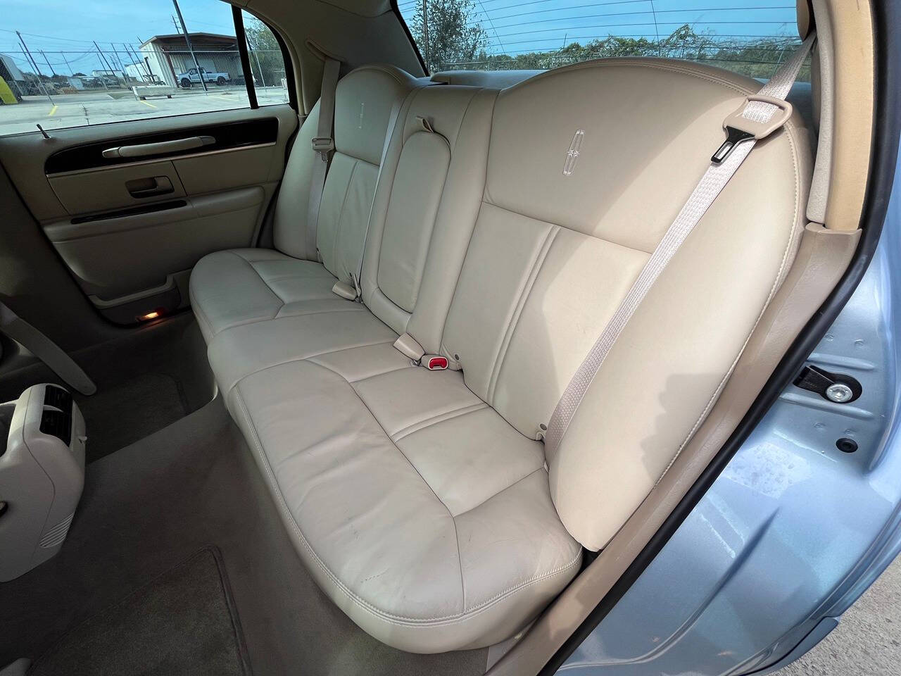 2010 Lincoln Town Car for sale at Carnival Car Company in Victoria, TX