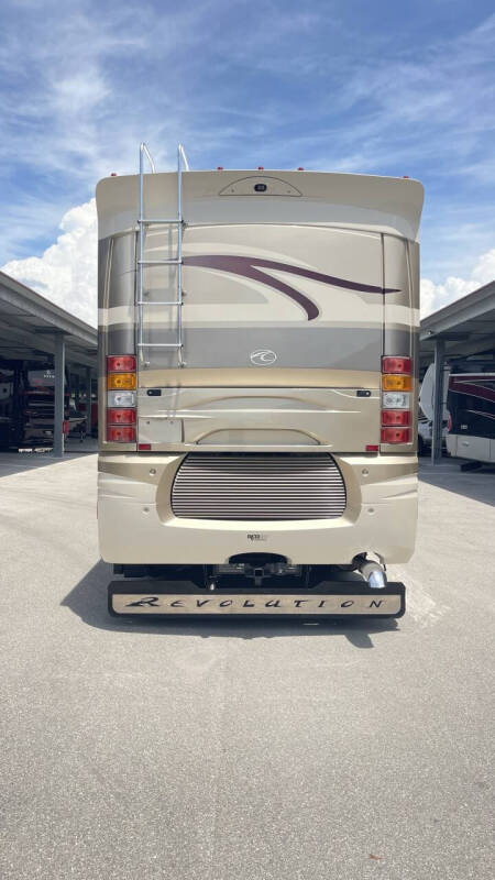 2013 Freightliner XCM Chassis