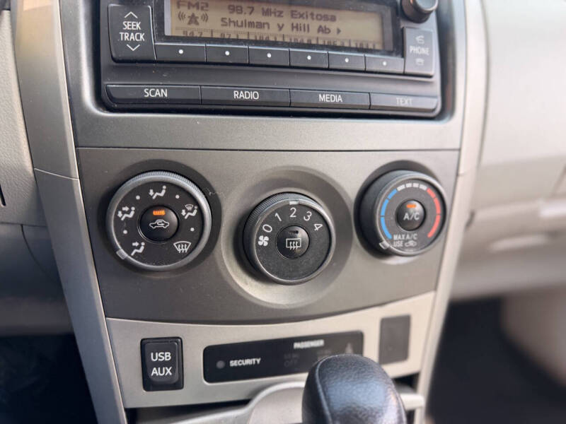 2012 Toyota Corolla LE
