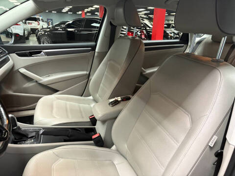 2017 Volkswagen Passat 1.8T R-Line