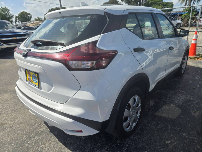 2022 Nissan Kicks S