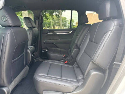 2024 GMC Acadia Elevation