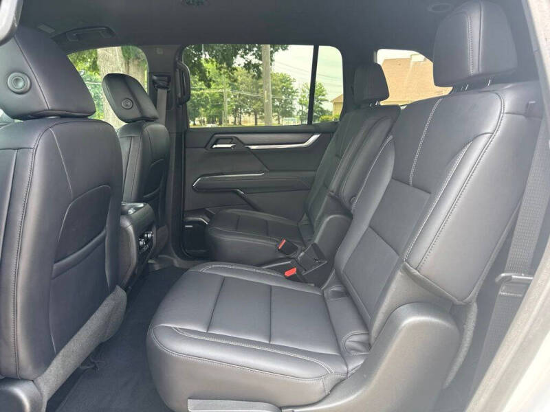 2024 GMC Acadia Elevation