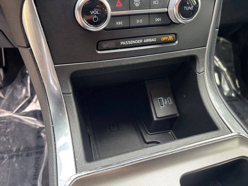 2024 Ford Edge Titanium