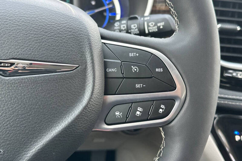2023 Chrysler Pacifica Plug-In Hybrid Limited