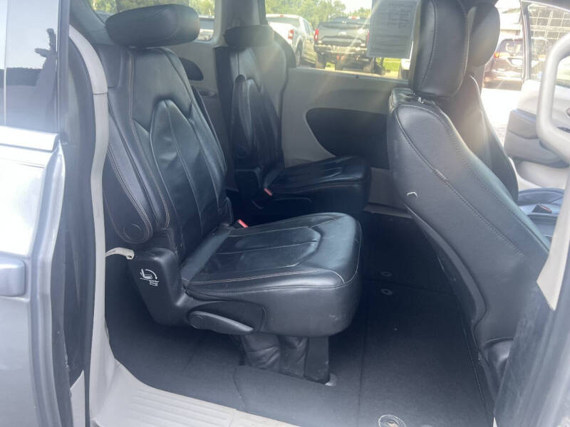 2017 Chrysler Pacifica Touring-L