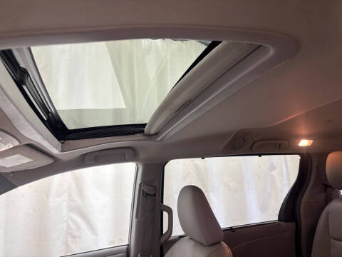 2016 Toyota Sienna XLE 7-Passenger