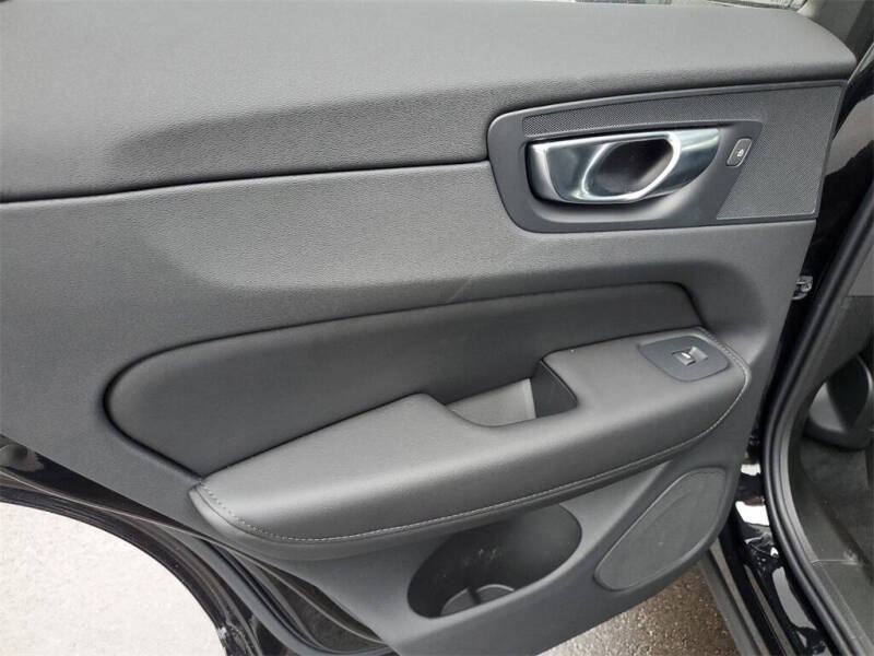 2025 Volvo XC60 B5 Plus Dark Theme