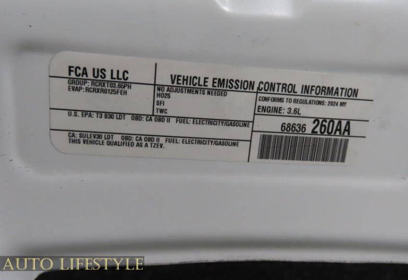2024 Chrysler Pacifica Plug-In Hybrid S Appearance