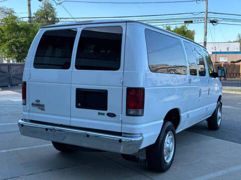 2013 Ford E-Series E-350 SD XLT