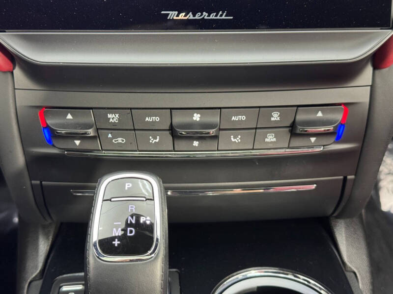 2023 Maserati Ghibli Modena Q4