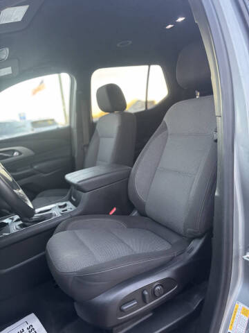 2023 Chevrolet Traverse LT