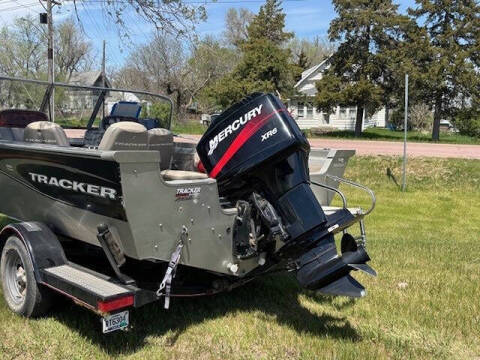 2004 Tracker TARGA 18 WT