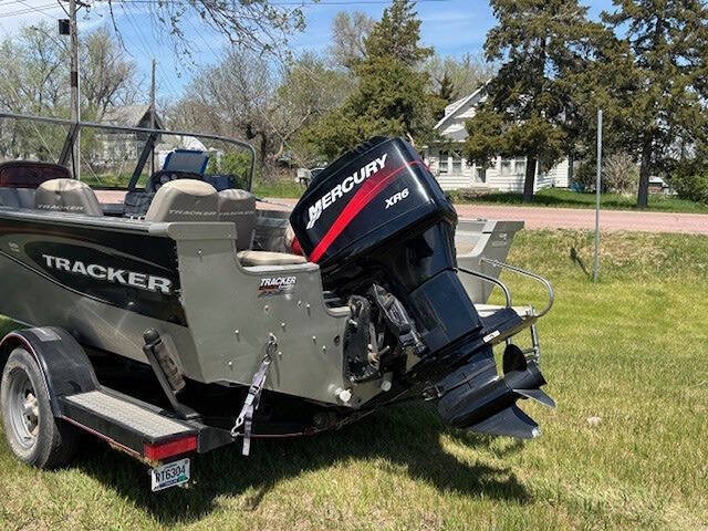 2004 Tracker TARGA 18 WT