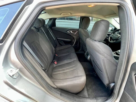 2016 Chrysler 200 Limited