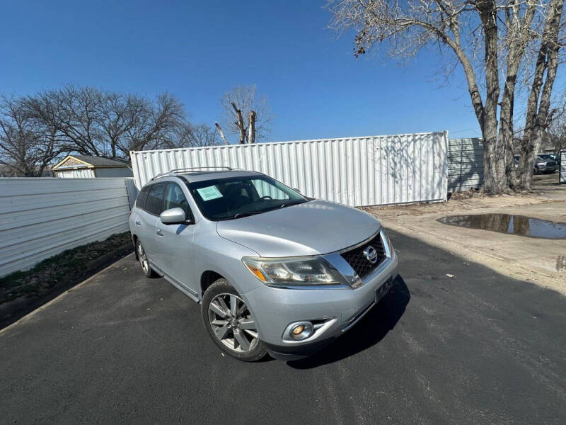 2013 Nissan Pathfinder for sale at DFW AUTO FINANCING LLC in Dallas TX