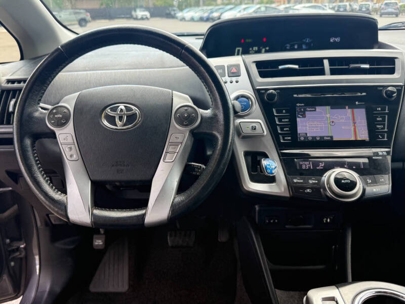 2015 Toyota Prius v Four