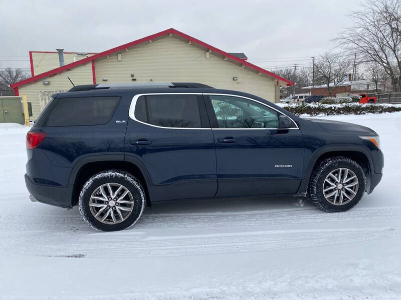2017 GMC Acadia SLE-2