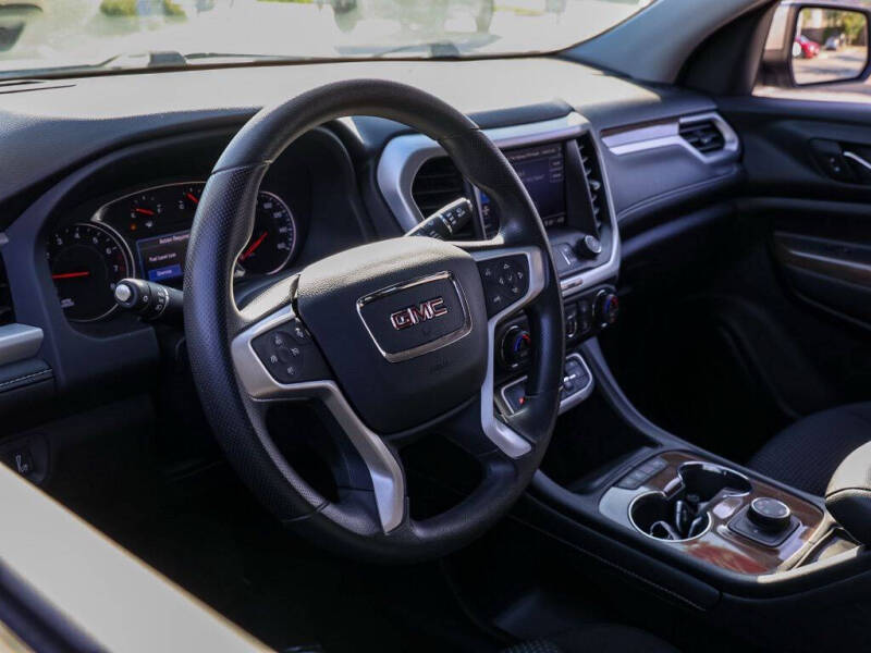 2022 GMC Acadia SLE