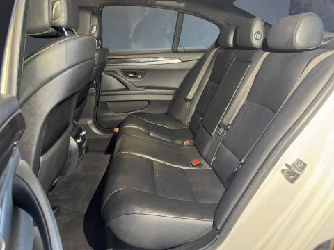 2011 BMW 5 Series 528i