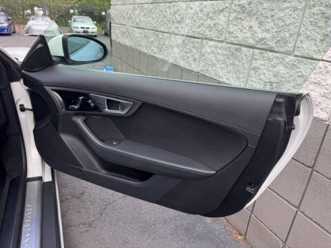 2017 Jaguar F-TYPE Premium