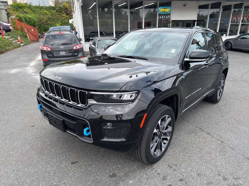 2023 Jeep Grand Cherokee Overland 4xe's photo