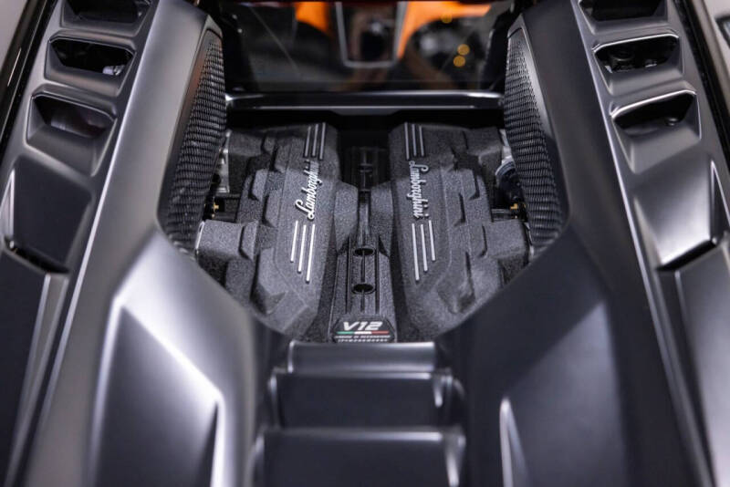 2025 Lamborghini Revuelto