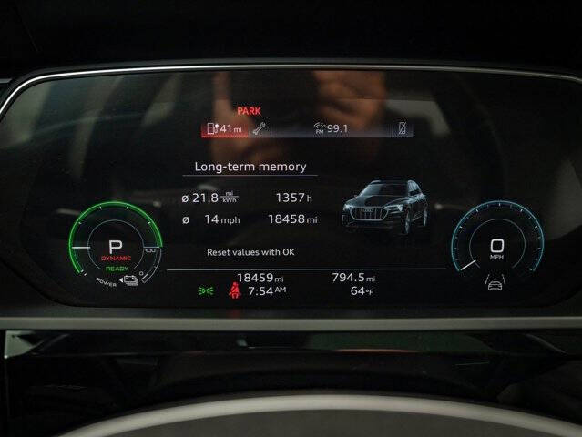 2021 Audi e-tron quattro Premium