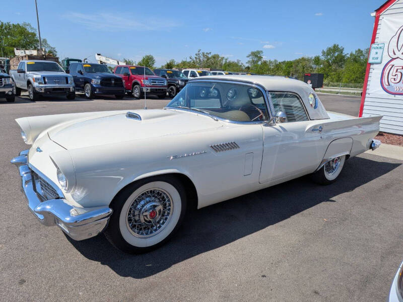 1957 Ford Thunderbird