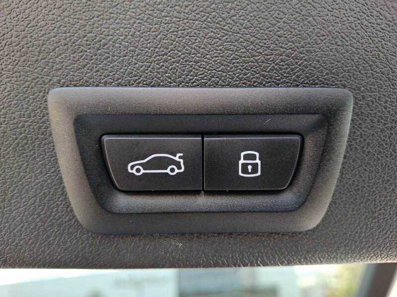 2025 BMW X6 xDrive40i