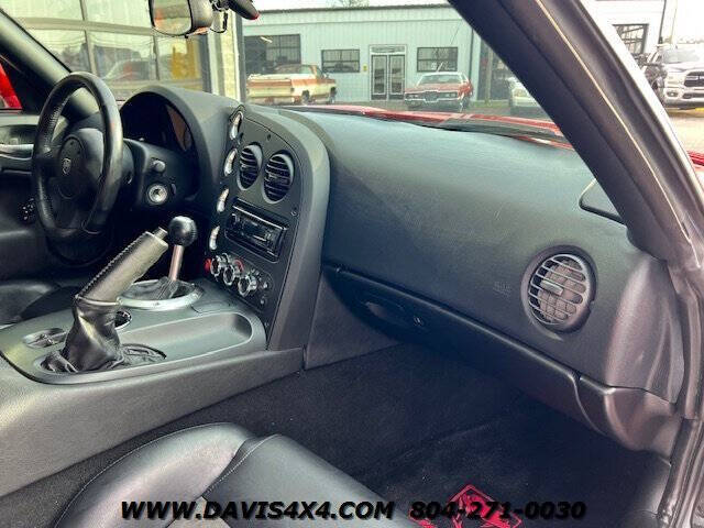 2004 Dodge Viper SRT-10