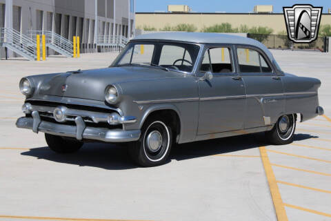 1954 Ford Crestline