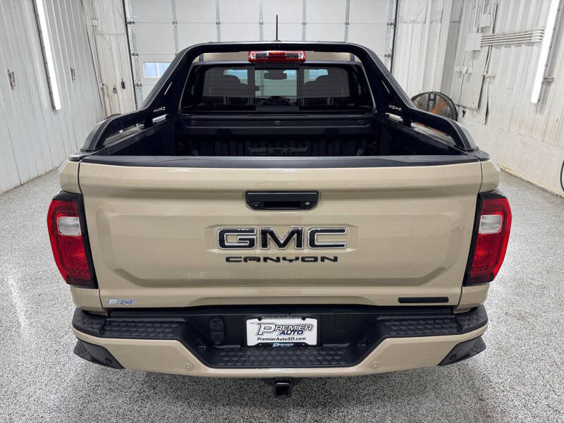 2024 GMC Canyon Elevation