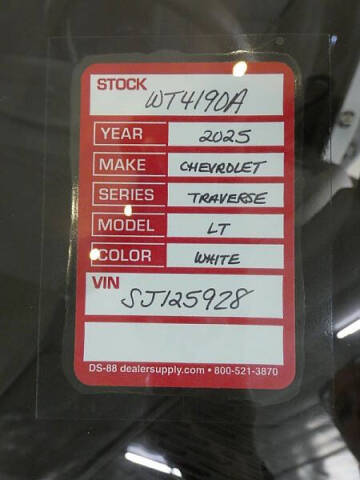 2025 Chevrolet Traverse LT