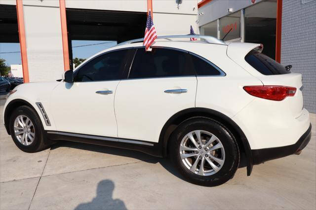 2010 Infiniti FX35  - $9,697