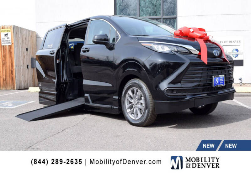 2022 Toyota Sienna for sale at CO Fleet & Mobility in Denver CO