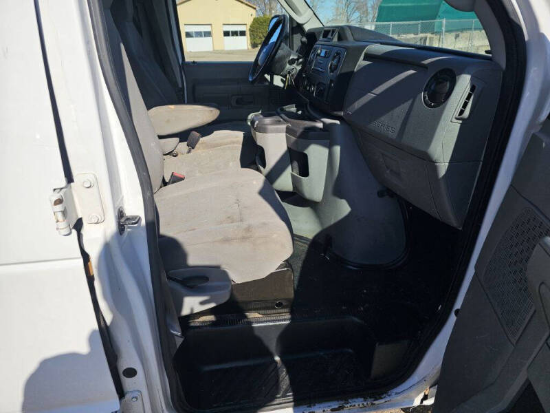 2013 Ford E-Series E-350 SD