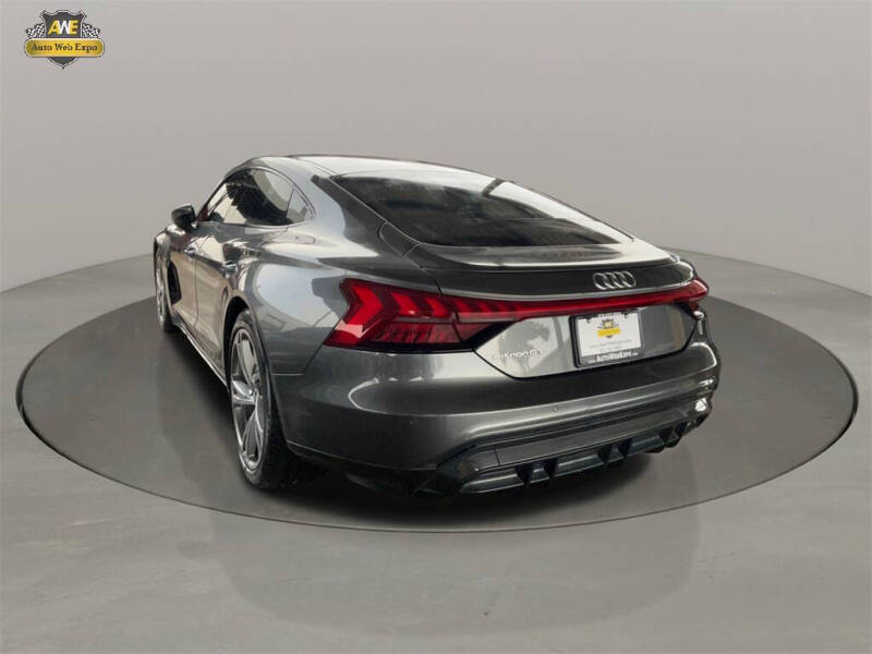 2022 Audi e-tron GT quattro Premium Plus