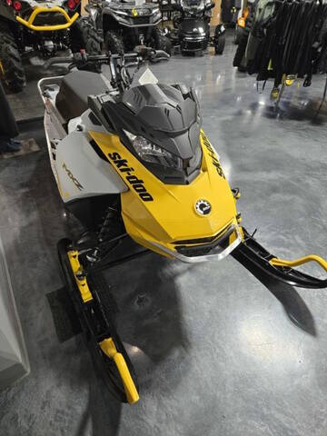 2025 Ski-Doo MXZ Neo