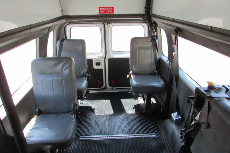 2011 Ford E-Series E-350 SD