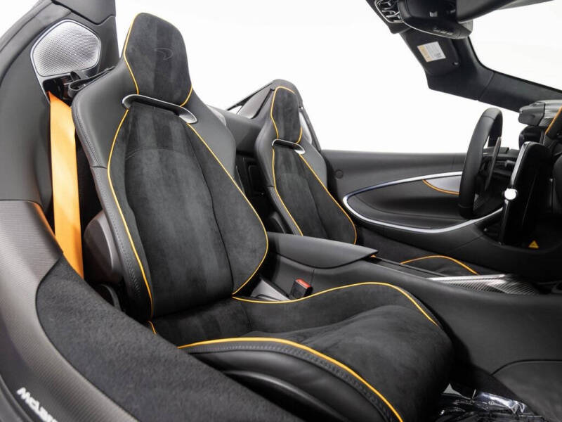 2025 McLaren Artura Spider