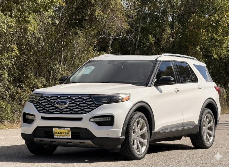 2020 Ford Explorer Platinum's photo