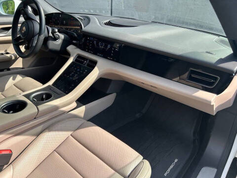 2025 Porsche Taycan