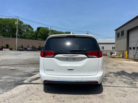 2020 Chrysler Pacifica Touring L