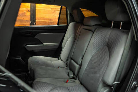 2021 Toyota Highlander LE