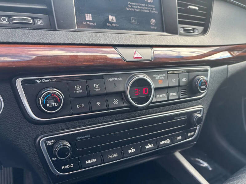 2018 Kia Cadenza Premium