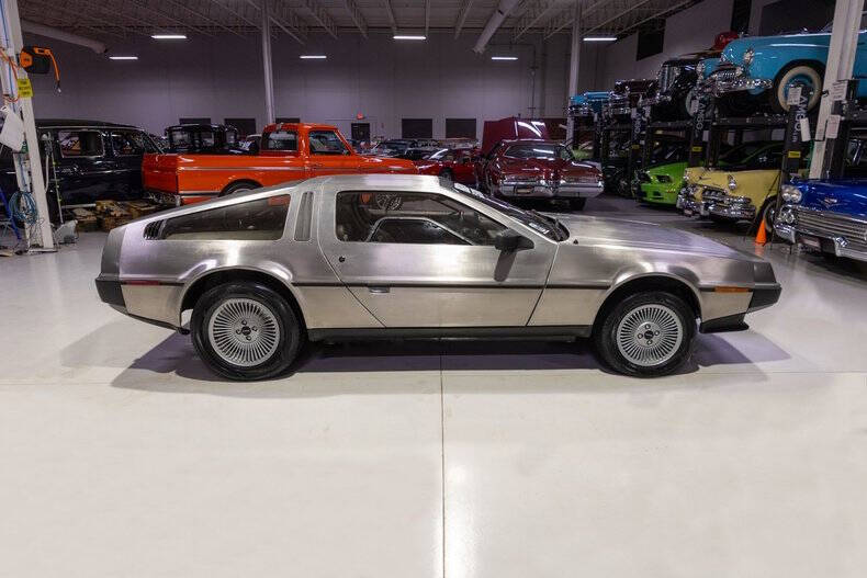 1981 DeLorean DMC-12