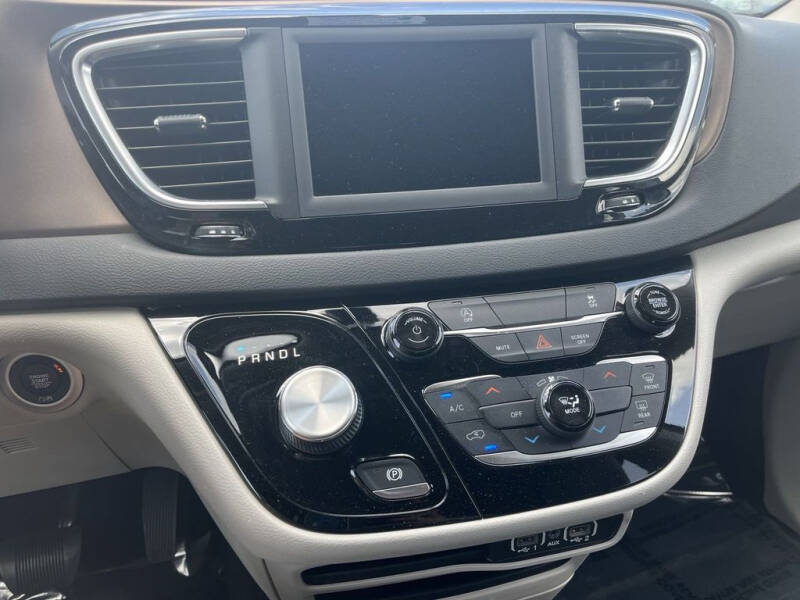 2021 Chrysler Voyager LXi