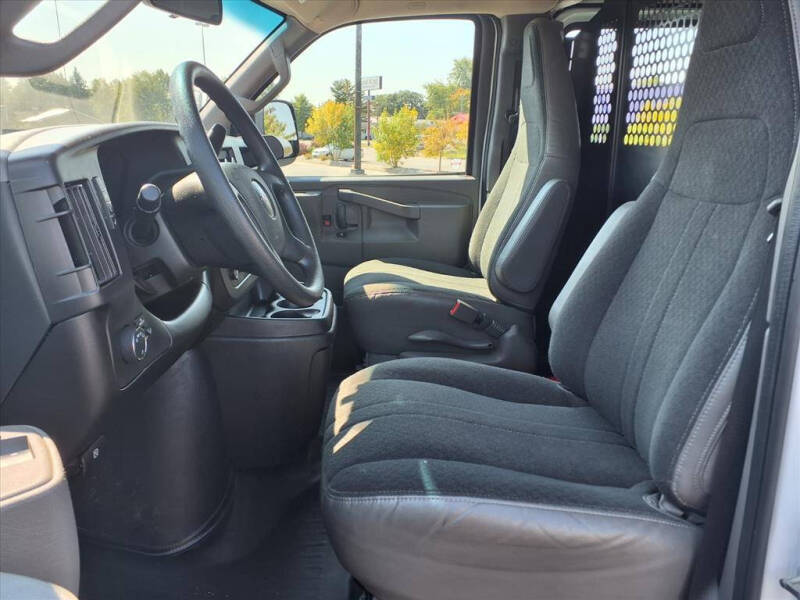 2023 GMC Savana 2500