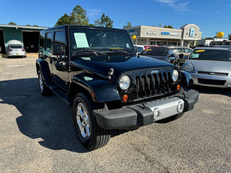 2013 Jeep Wrangler Unlimited Sahara photo 3